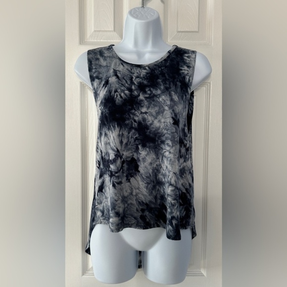 Love Republic Tie-Dye Cutout Back Sleeveless Tank Top Size Small
